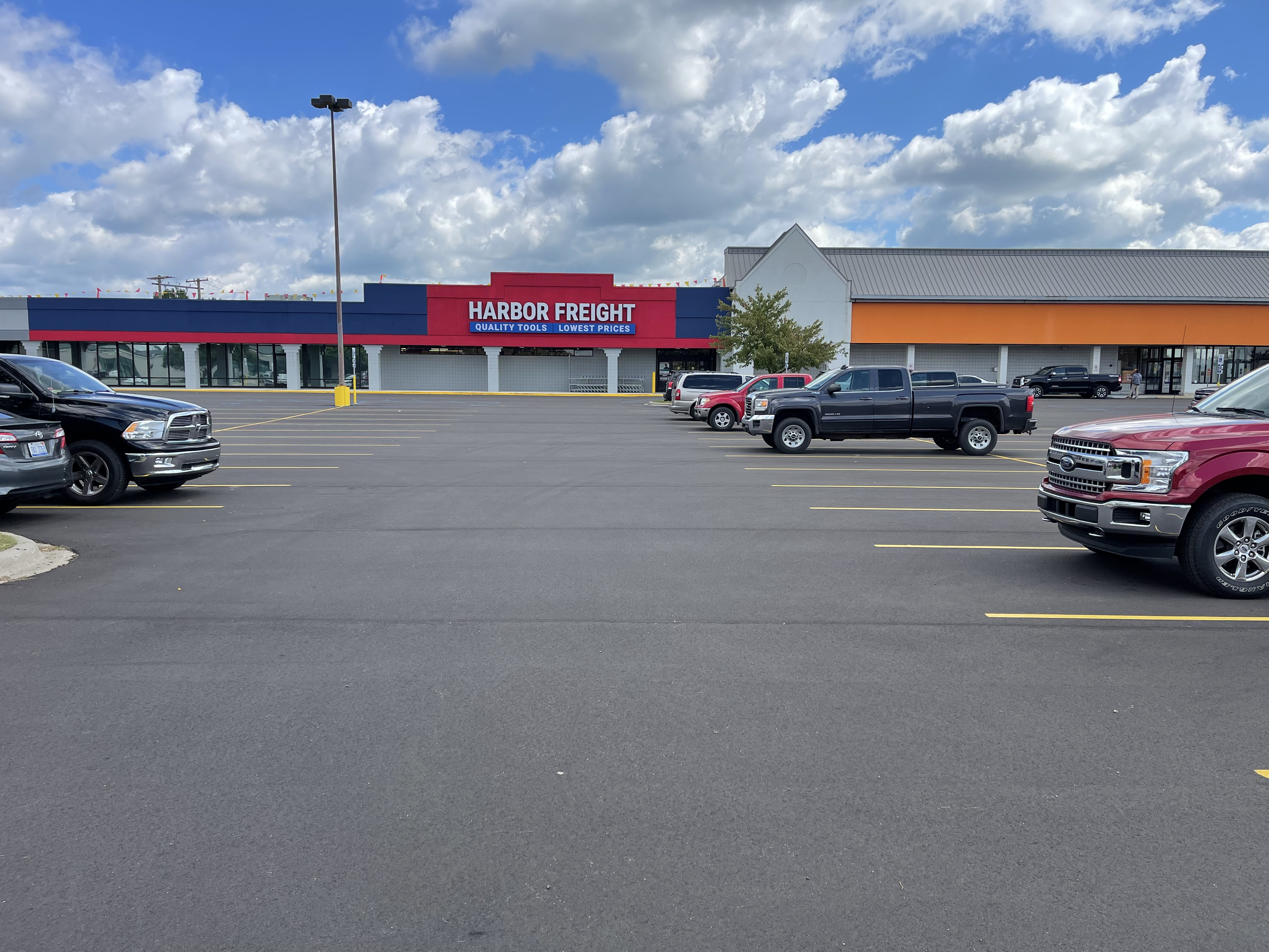 373 N Willowbrook, Coldwater, Michigan 49036, ,Retail,Available,373 N Willowbrook,1119
