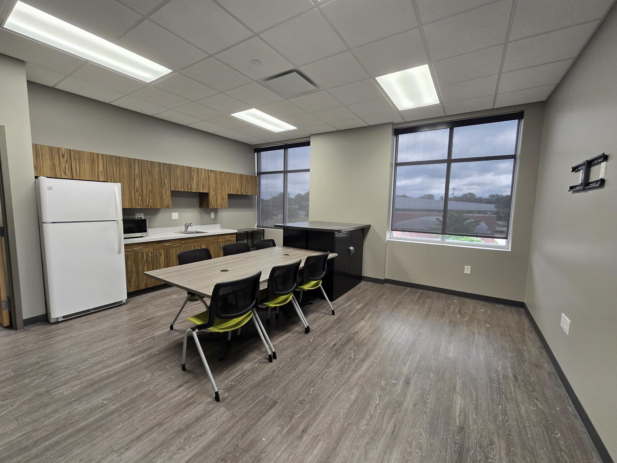 1595 W Lake Lansing Rd, East Lansing, Michigan, ,Office,For Lease,1595 W Lake Lansing Rd,1184